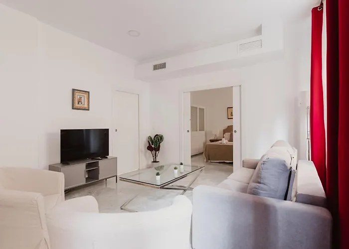 Quiet And Comfortable Fully Renovated * סביליה