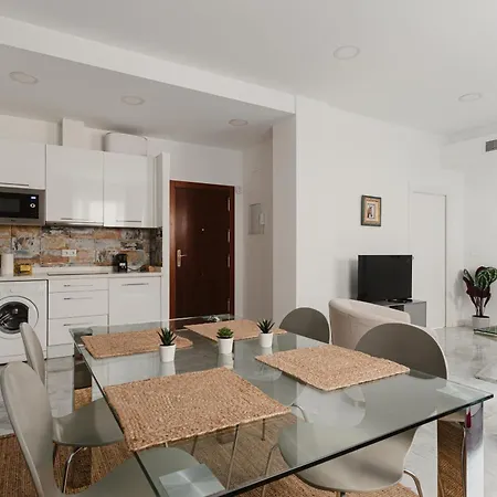 Quiet And Comfortable Fully Renovated Seville